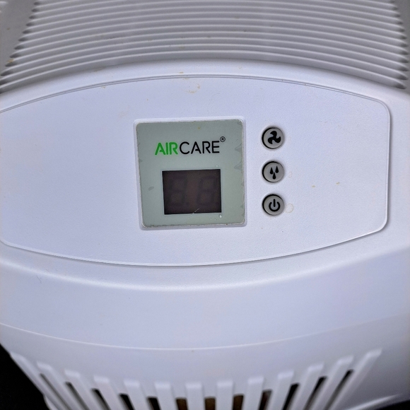 AIRCARE Humidifier 3600 sq ft coverage. Like new! - Picture 4 of 4
